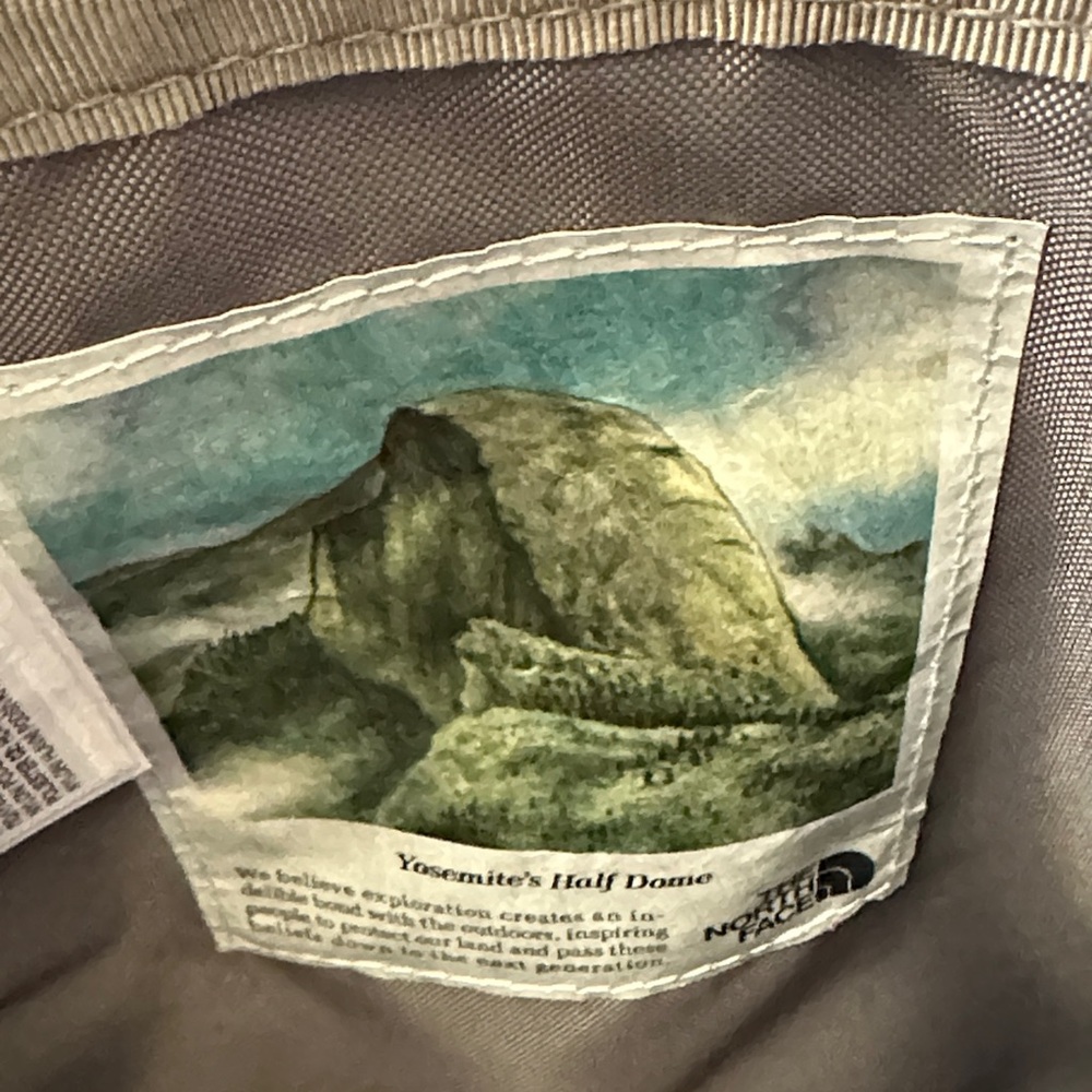 The North Face Black Berkeley Crossbody Bag. NWT’s. - Picture 10 of 10
